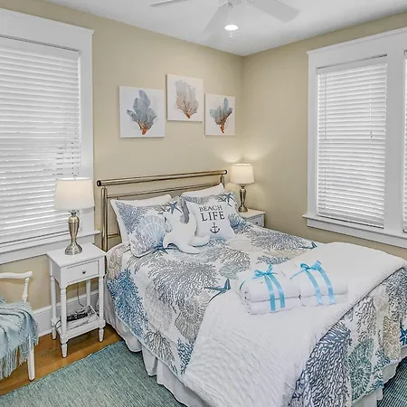Villa 45 Founders Ct